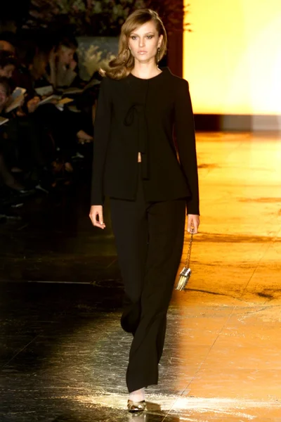 Look 10